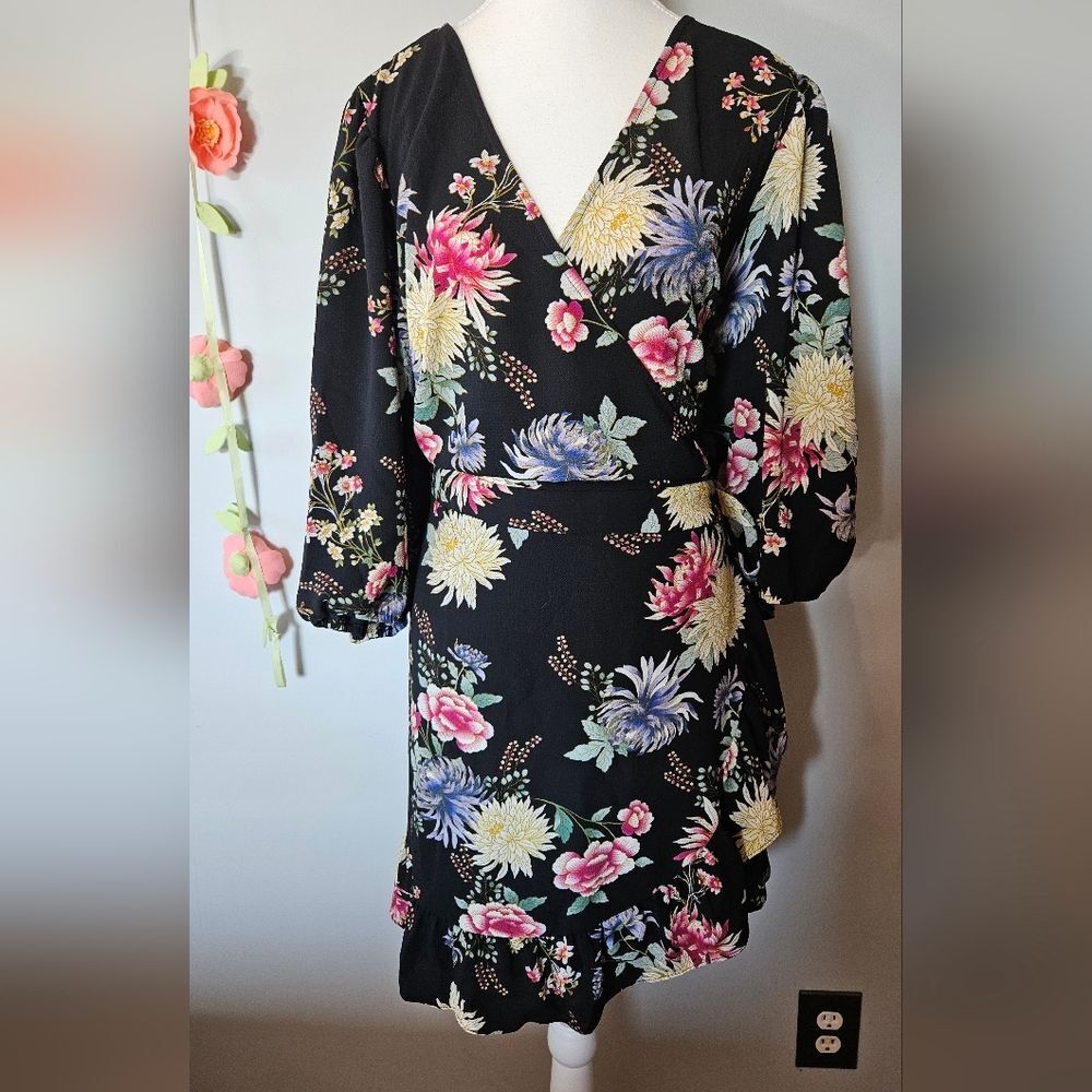 NWT City Chic Marina Floral Print Wrap Mini Dress Plus Size 22W